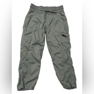 The North Face Woman’s Olive Cargo Pants